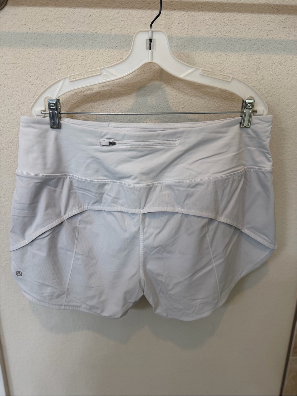 Lululemon High Rise 4” Speed Up Short - Picture 2 of 3